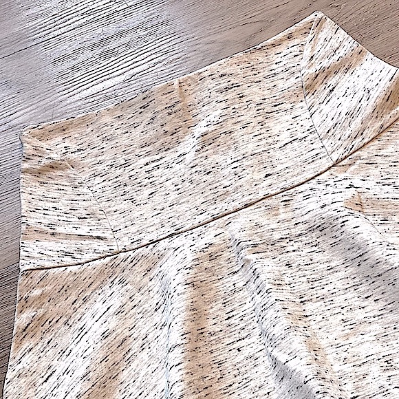 ARITZIA • WILFRED • Mini Skirt • Size 6 • Cream Speckled - Picture 4 of 16